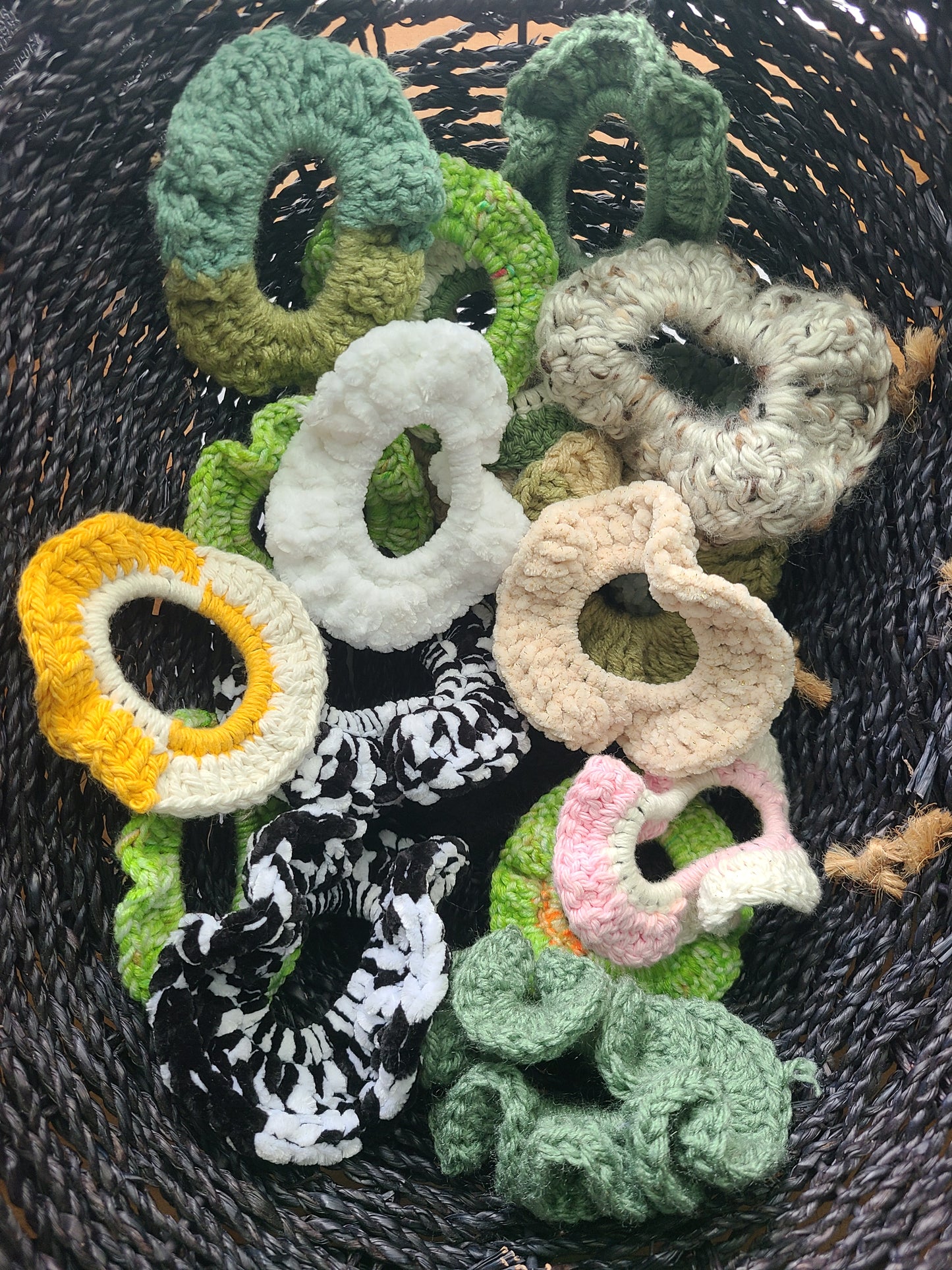 Mystery 2 set scrunchies